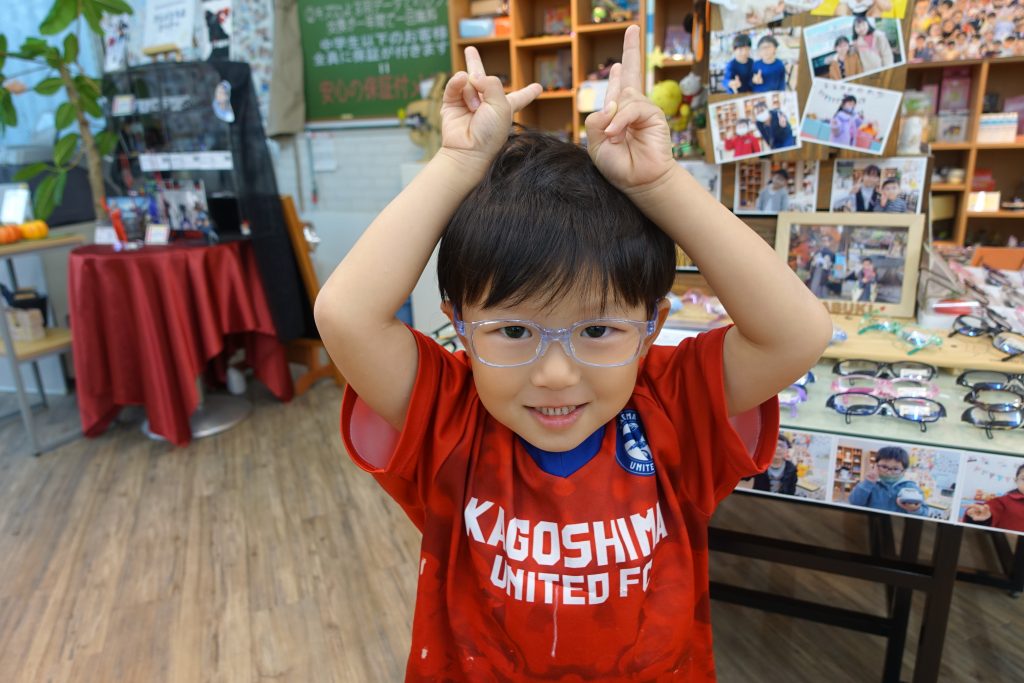 弱視治療用眼鏡,子供眼鏡,専門店,東京,都内,江戸川区,こどもの眼鏡屋フェイスオン瑞江店,トマトグラッシーズ,軽くて丈夫な眼鏡,かけ心地の良いメガネ,丈夫な眼鏡