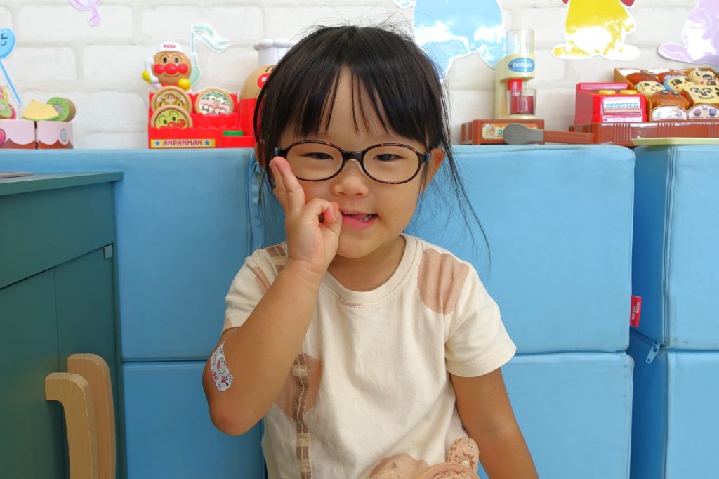 弱視治療用眼鏡,子供眼鏡,専門店,東京,都内,江戸川区,こどもの眼鏡屋フェイスオン瑞江店,トマトグラッシーズ,軽くて丈夫な眼鏡,かけ心地の良いメガネ,丈夫な眼鏡