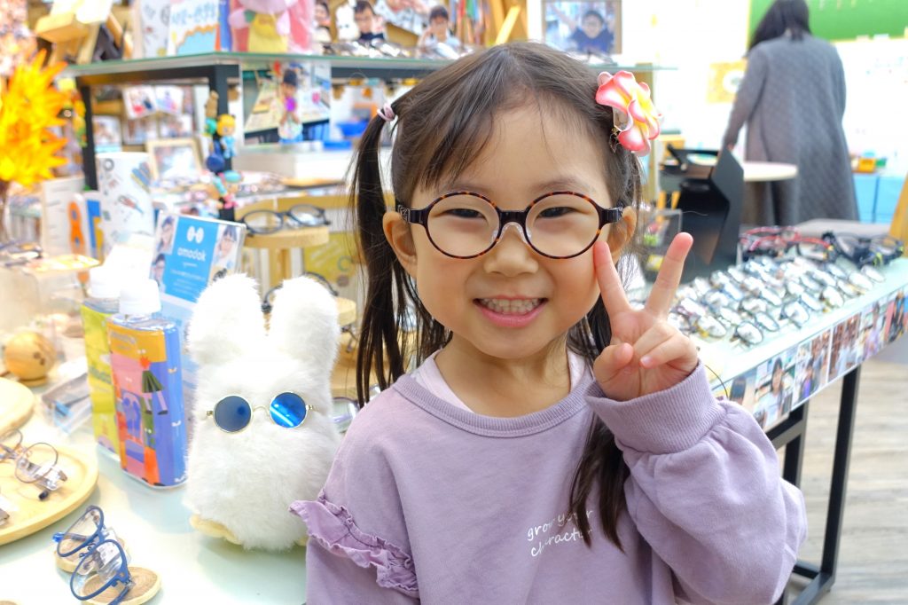 弱視治療用眼鏡,子供眼鏡,専門店,東京,都内,江戸川区,こどもの眼鏡屋フェイスオン瑞江店,トマトグラッシーズ,軽くて丈夫な眼鏡,丈夫な眼鏡,かけ心地の良い眼鏡 