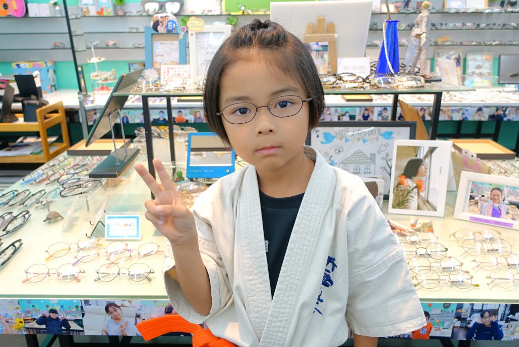 弱視治療用眼鏡,子供眼鏡,専門店,東京,都内,江戸川区,こどもの眼鏡屋フェイスオン瑞江店,アクアリバティ,オシャレな眼鏡,丈夫な眼鏡,かけ心地の良い眼鏡