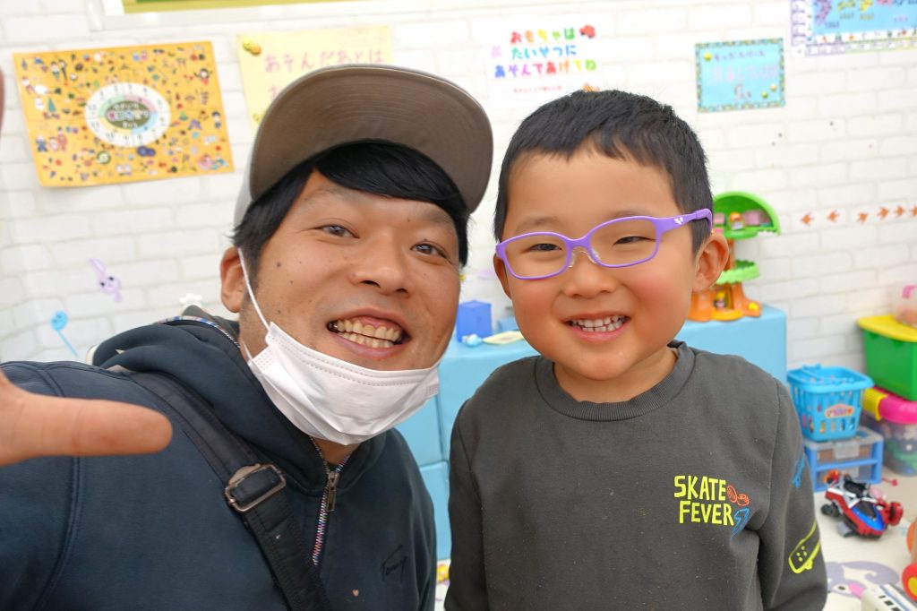 弱視治療用眼鏡,子供眼鏡,専門店,東京,都内,江戸川区,こどもの眼鏡屋フェイスオン瑞江店,トマトグラッシーズ,軽くて丈夫な眼鏡,かけ心地の良い眼鏡,丈夫な眼鏡