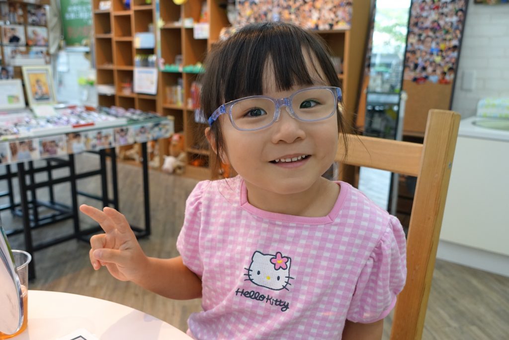 弱視治療用眼鏡,子供メガネ,子供眼鏡,専門店,東京,都内,江戸川区,こどもの眼鏡屋フェイスオン瑞江店,トマトグラッシーズ,軽くて丈夫な眼鏡,かけ心地の良い眼鏡,丈夫な眼鏡