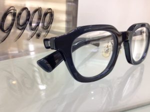 フォーナインズ　人気のメガネ　江戸川