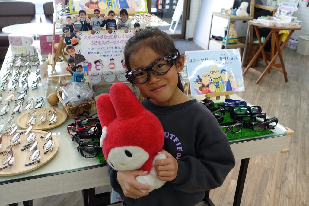 子供眼鏡,子供メガネ,専門店,東京,都内,江戸川区,こどもの眼鏡屋フェイスオン瑞江店,SWANS,スポーツ用眼鏡,サッカー用眼鏡