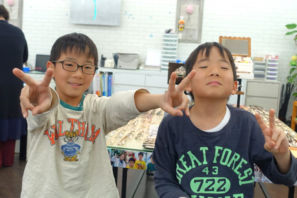 子供メガネ,子供眼鏡,専門店,東京,都内,江戸川区,こどもの眼鏡屋フェイスオン瑞江店,グラシックジュニア,柔らかくて軽いフレーム,丈夫な眼鏡,壊れにくい眼鏡