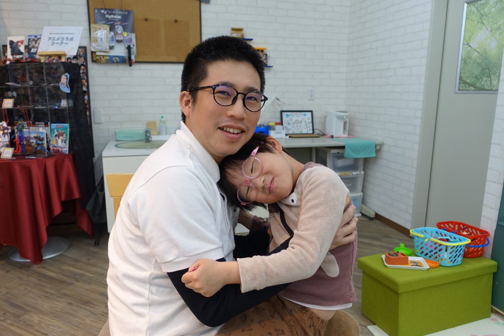 弱視治療用眼鏡,子供眼鏡,専門店,東京,都内,江戸川区,こどもの眼鏡屋フェイスオン瑞江店,トマトグラッシーズ,軽くて丈夫な眼鏡,かけ心地の良い眼鏡,丈夫な眼鏡,かけ心地の良い眼鏡