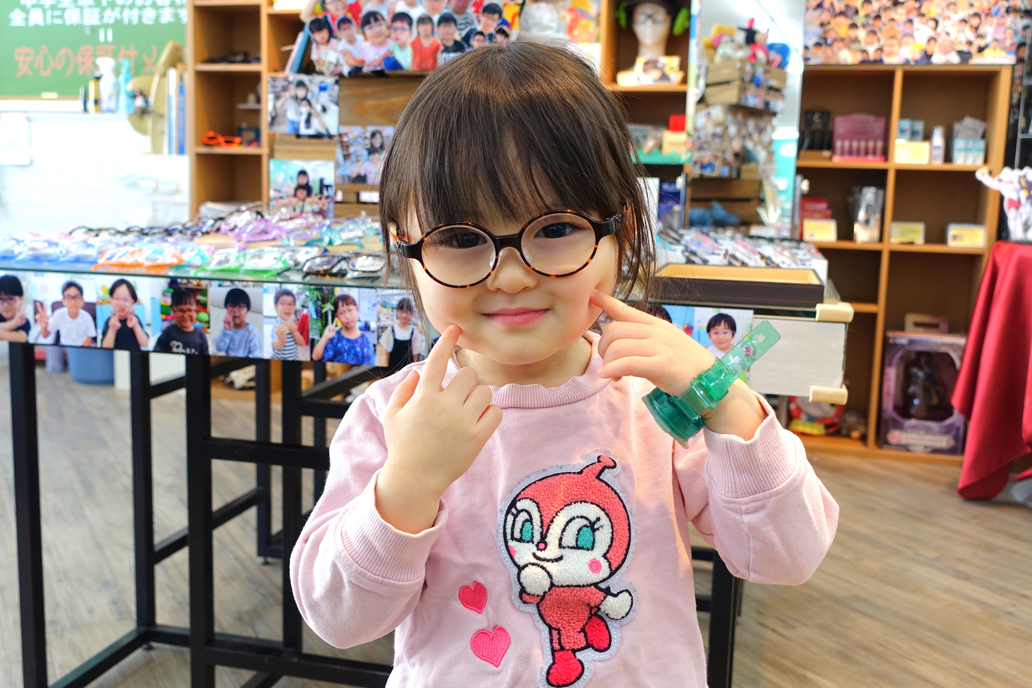 弱視治療用眼鏡,子供眼鏡,専門店,東京,都内,江戸川区,こどもの眼鏡屋フェイスオン瑞江店,トマトグラッシーズ,軽くて丈夫な眼鏡,かけ心地の良い眼鏡,丈夫な眼鏡,真ん丸メガネ