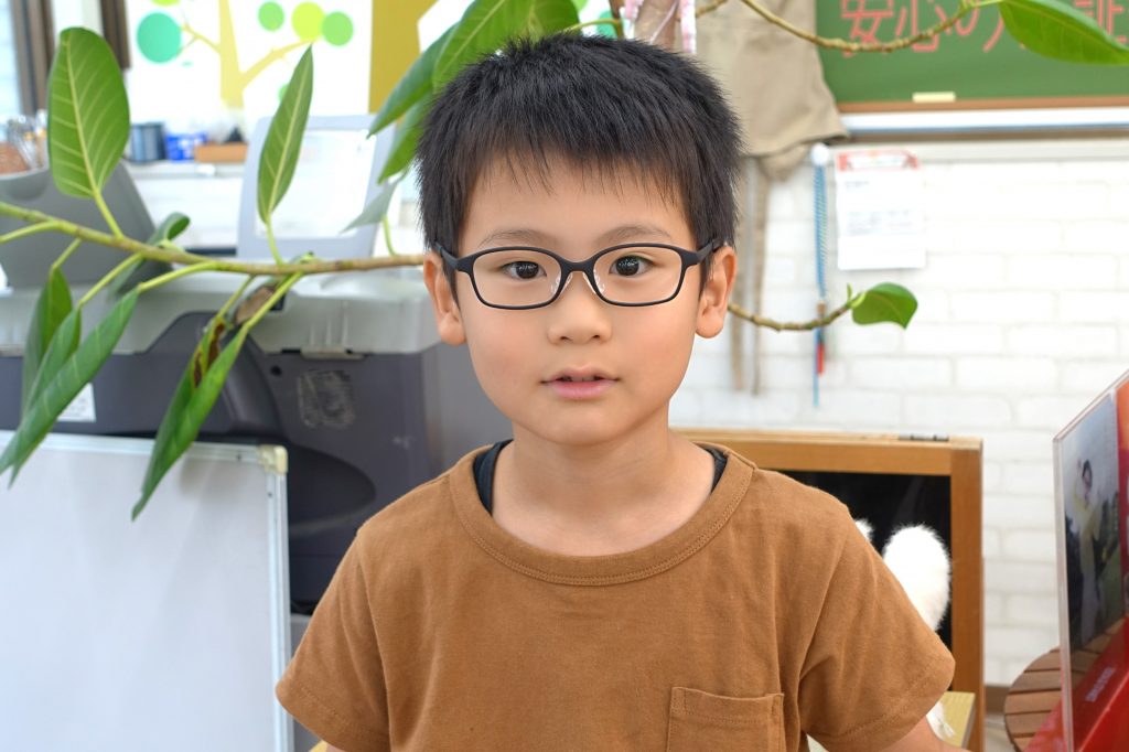 子供眼鏡,子供メガネ,専門店,東京,都内,江戸川区,こどもの眼鏡屋フェイスオン瑞江店,グラシックジュニア,軽くて丈夫な眼鏡,柔らかい眼鏡,丈夫な眼鏡
