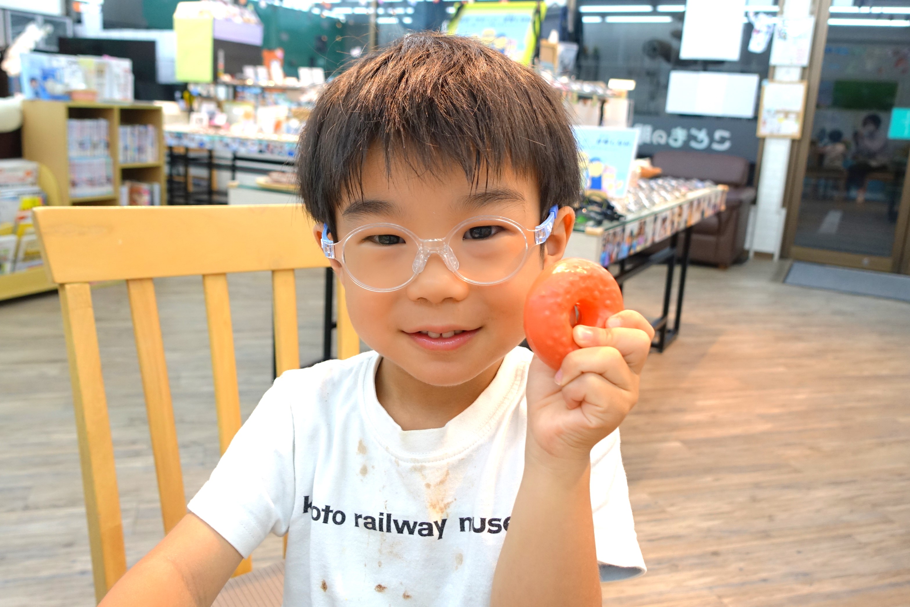 弱視治療用眼鏡,子供眼鏡,子供メガネ,専門店,眼鏡屋,眼鏡店,東京,都内,江戸川区,瑞江,こどもの眼鏡屋フェイスオン瑞江店,トマトグラッシーズ,軽くて丈夫な眼鏡,かけ心地の良い眼鏡,丈夫な眼鏡,壊れにくい眼鏡