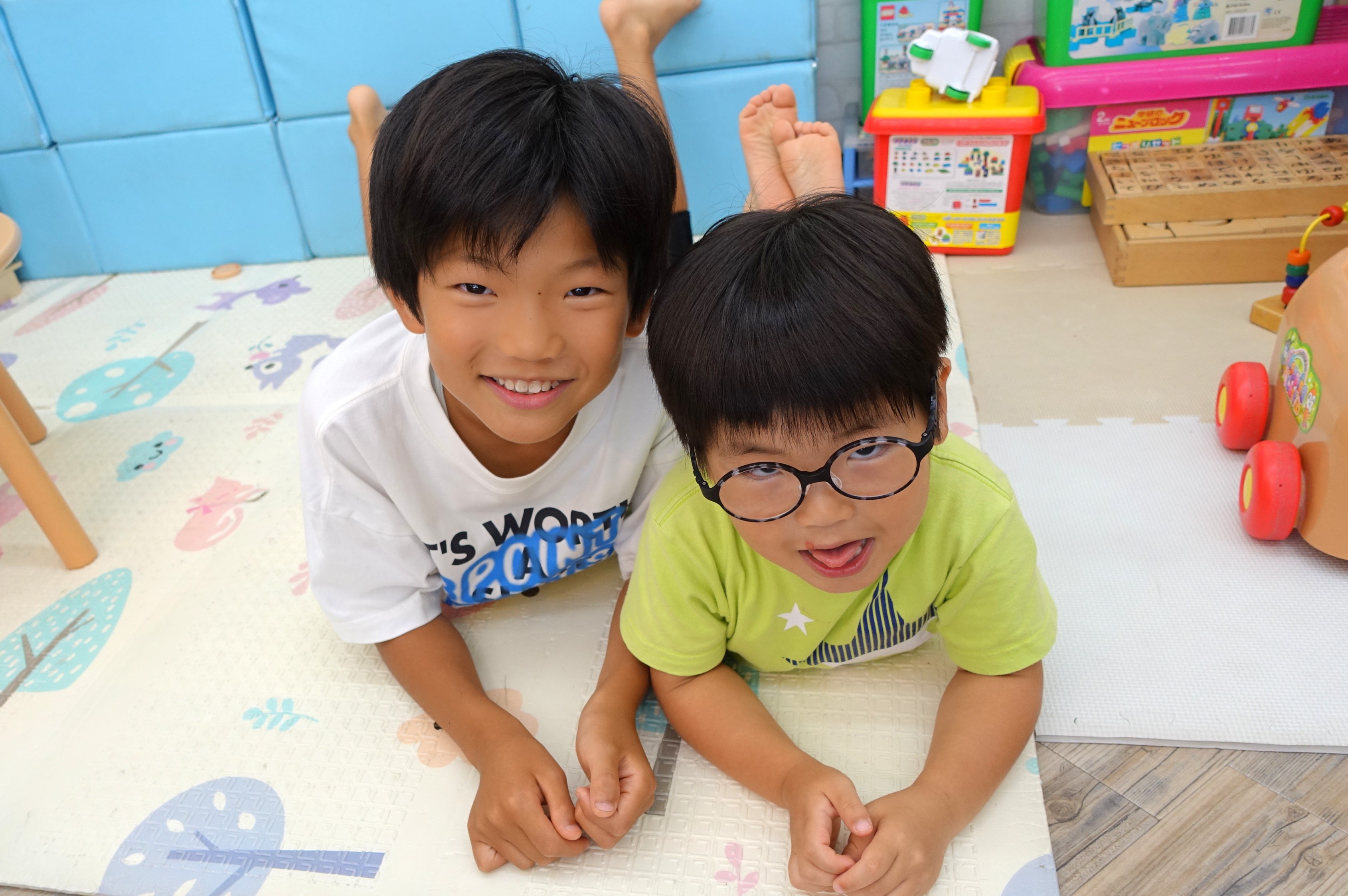 弱視治療用眼鏡,子供眼鏡,子供メガネ,専門店,眼鏡屋,眼鏡店,東京,都内,江戸川区,瑞江,こどもの眼鏡屋フェイスオン瑞江店,トマトグラッシーズ,軽くて丈夫な眼鏡,かけ心地のいい眼鏡,丈夫な眼鏡,壊れにくい眼鏡