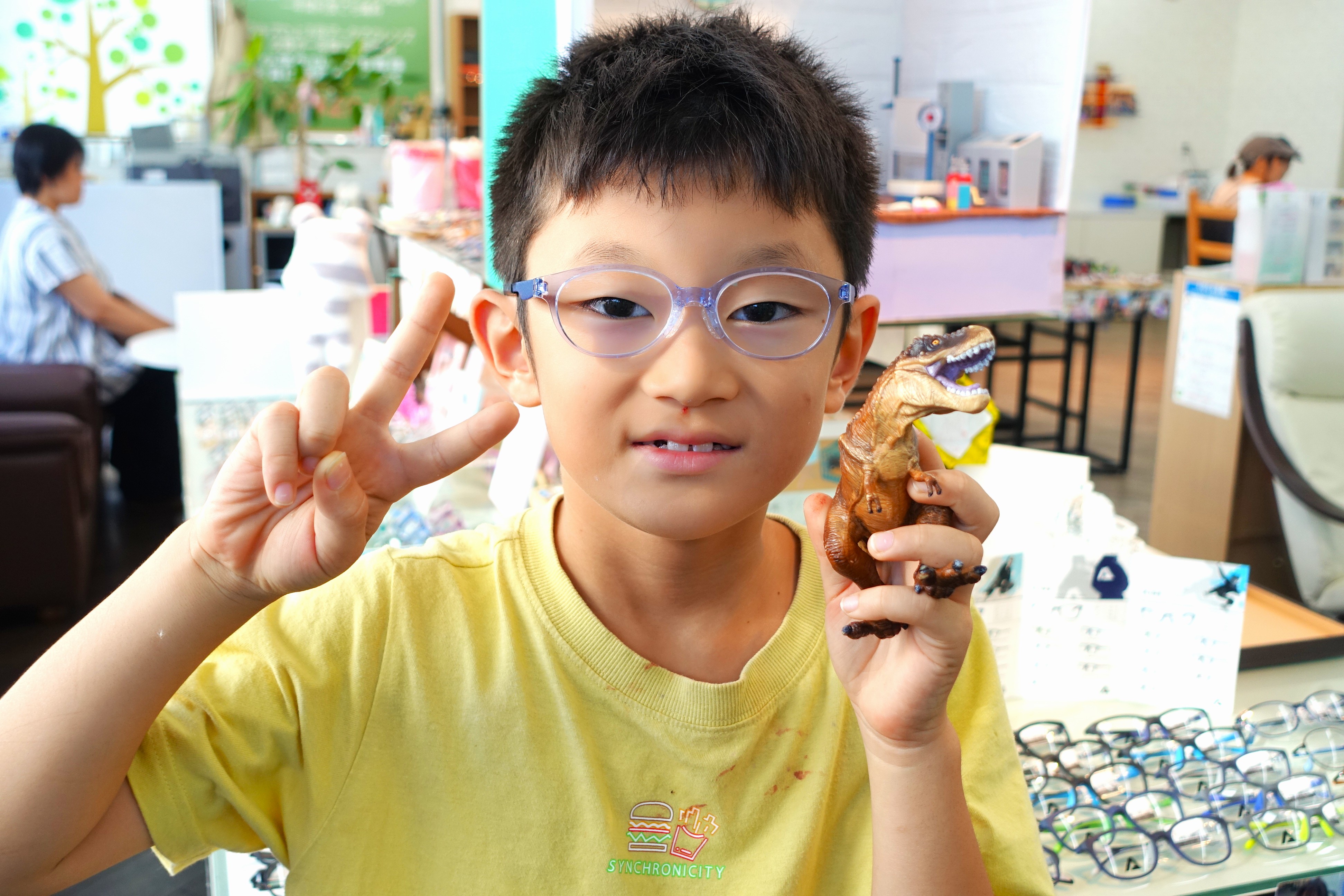 弱視治療用眼鏡,子供眼鏡,子供メガネ,専門店,東京,都内,江戸川区,こどもの眼鏡屋フェイスオン瑞江店,トマトグラッシーズ,軽くて丈夫な眼鏡,かけ心地がいい眼鏡,丈夫な眼鏡