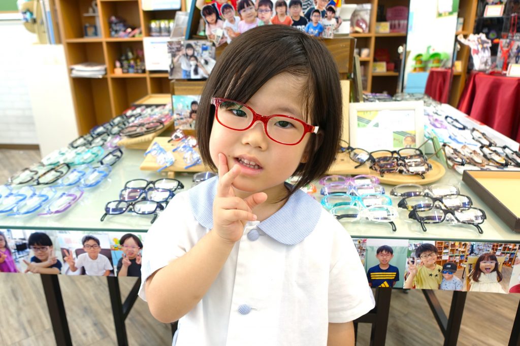弱視治療用眼鏡,子供メガネ,子供眼鏡,専門店,眼鏡屋,眼鏡店,東京,都内,江戸川区,瑞江,こどもの眼鏡屋フェイスオン瑞江店,トマトグラッシーズ,軽くて丈夫な眼鏡,かけ心地のいい眼鏡,丈夫な眼鏡,壊れにくい眼鏡