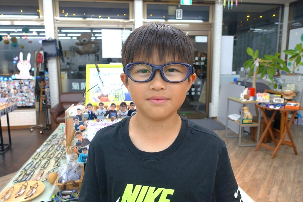 子供眼鏡,子供メガネ,スポーツ用眼鏡,専門店,東京,都内,眼鏡屋,メガネ店,こどもの眼鏡屋フェイスオン瑞江店,RECSPECS,レックスペックス,丈夫な眼鏡