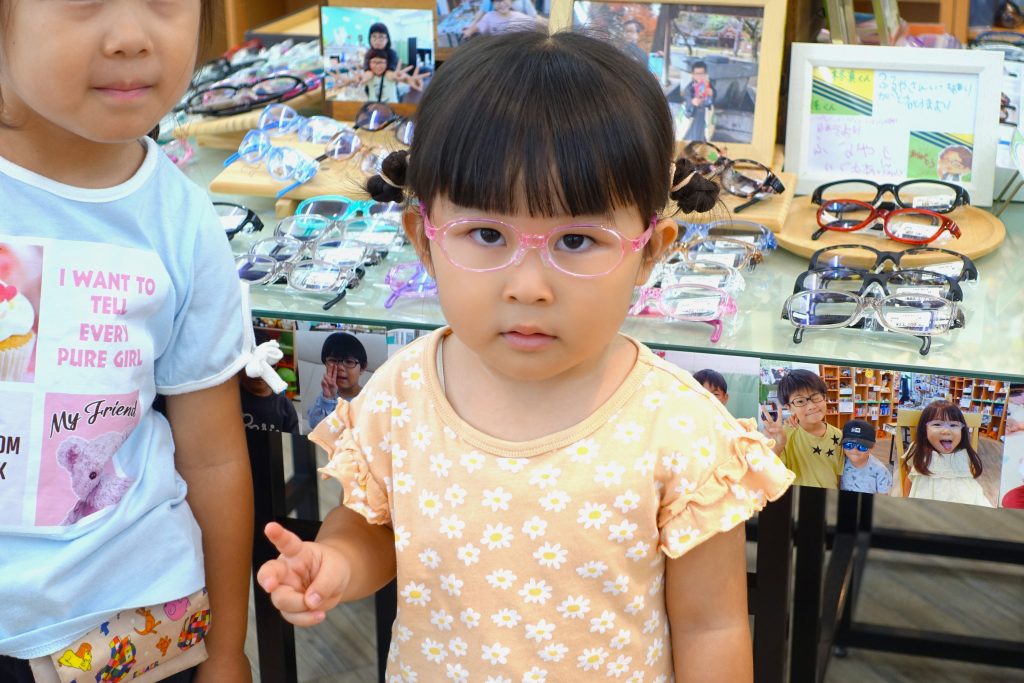 弱視治療用眼鏡,子供眼鏡,子供メガネ,専門店,眼鏡屋,眼鏡店,東京,都内,江戸川区,こどもの眼鏡屋フェイスオン瑞江店,トマトグラッシーズ,軽くて丈夫な眼鏡,,科k心地のいい眼鏡,丈夫な眼鏡