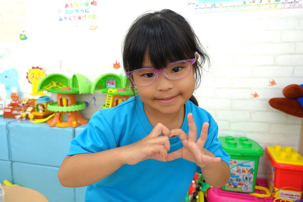 弱視治療用眼鏡,子供眼鏡,子供メガネ,専門店,東京都内,江戸川区,瑞江,眼鏡店,眼鏡屋,こどもの眼鏡屋フェイスオン瑞江店,トマトグラッシーズ,軽くて丈夫な眼鏡,かけ心地のいい眼鏡,丈夫な眼鏡,壊れにくい眼鏡