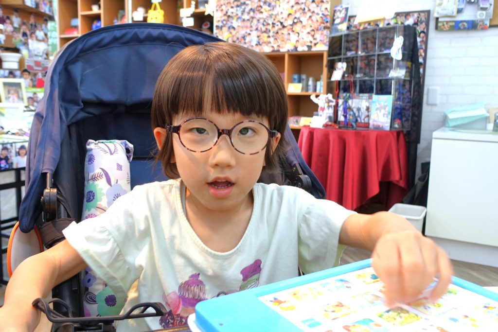 弱視治療用眼鏡,子供眼鏡,子供メガネ,専門店,眼鏡店,眼鏡屋,東京,都内,江戸川区,瑞江,こどもの眼鏡屋フェイスオン瑞江店,トマトグラッシーズ,軽くて丈夫な眼鏡,かけ心地のいい眼鏡,壊れにくい眼鏡