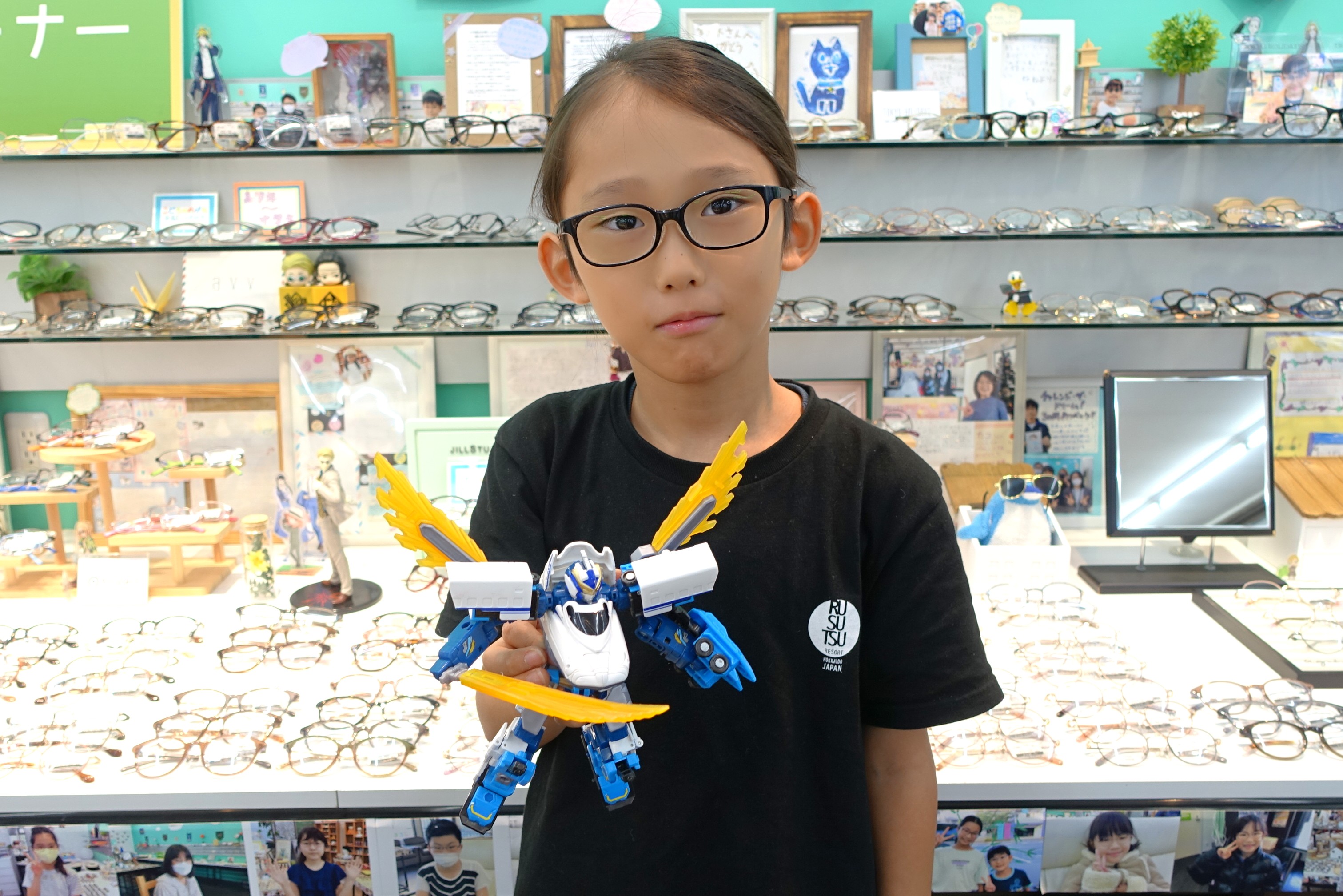 弱視治療用眼鏡,子供メガネ,子供眼鏡,専門店,眼鏡屋,眼鏡店,東京,江戸川区,瑞江,こどもの眼鏡屋フェイスオン瑞江店,トマトグラッシーズ,軽くて丈夫な眼鏡,かけ心地のいい眼鏡,壊れにくい眼鏡