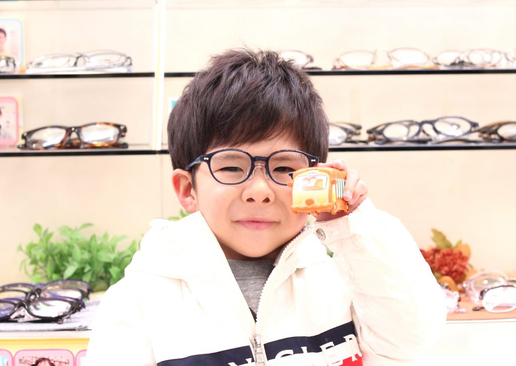 omodok,治療用眼鏡