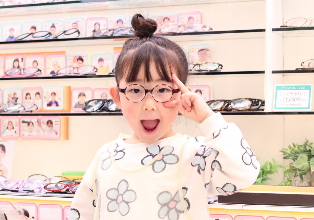 トマトグラッシーズ,治療用眼鏡