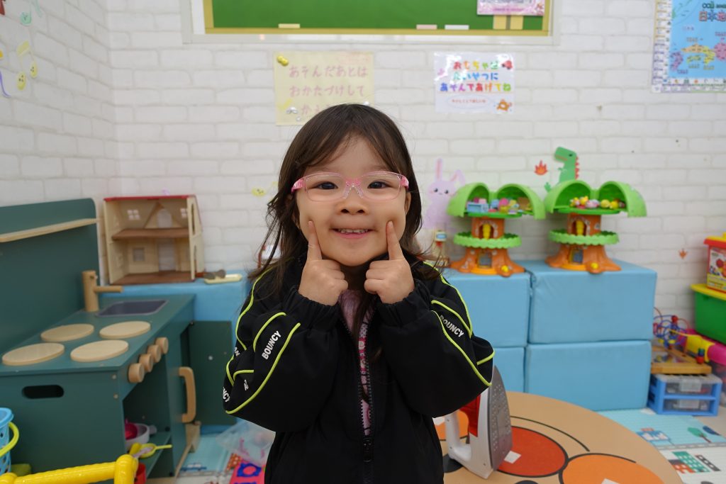 弱視治療用眼鏡,子供メガネ,子供眼鏡,眼鏡店,眼鏡屋,専門店,東京,都内,江戸川区,瑞江,こどもの眼鏡屋フェイスオン,トマトグラッシーズ,軽くて丈夫な眼鏡,かけ心地のいい眼鏡,壊れにくい眼鏡