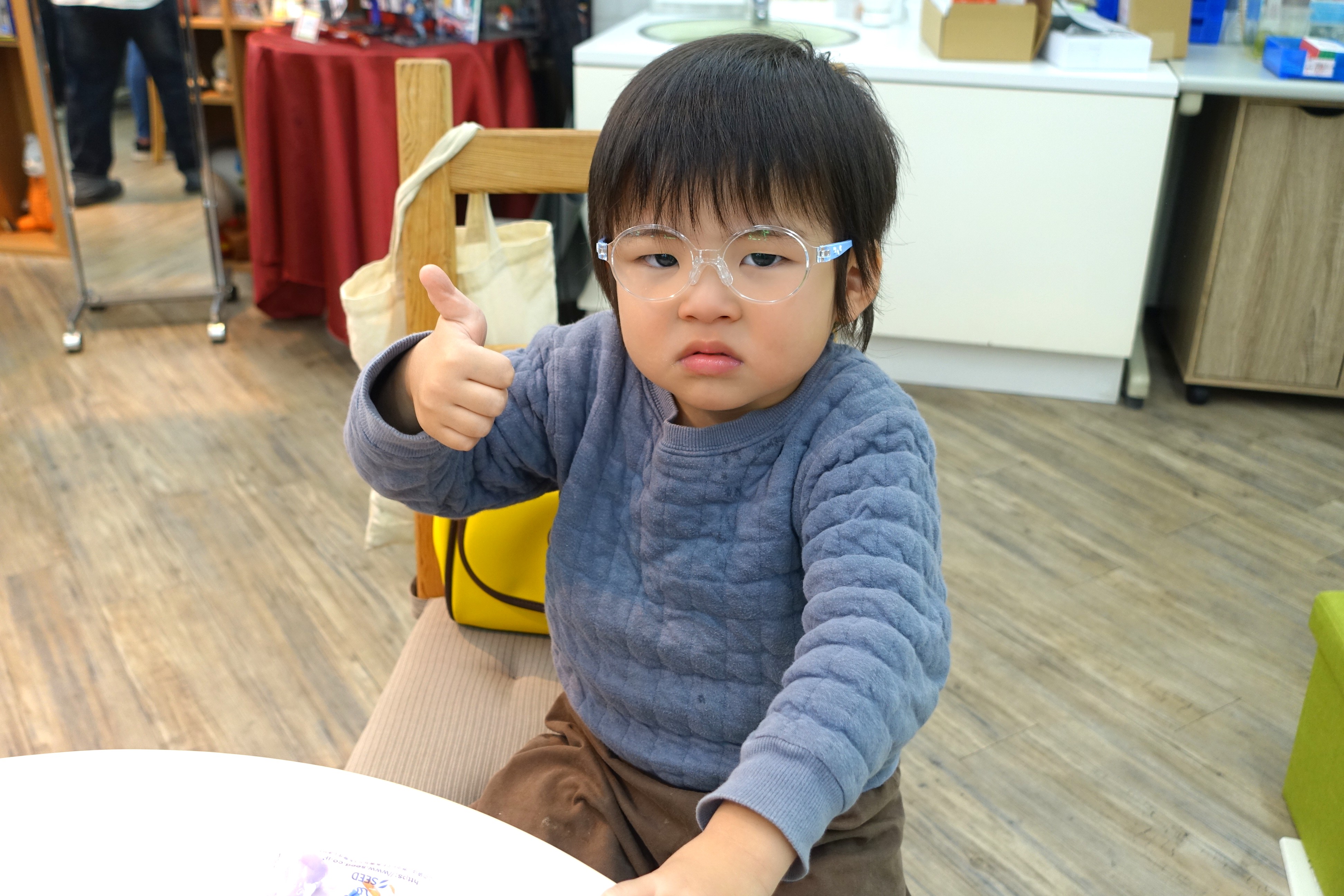 弱視治療用眼鏡,子供眼鏡,子供メガネ,専門店,東京,都内,江戸川区,こどもの眼鏡屋フェイスオン瑞江店,トマトグラッシーズ,軽くて丈夫な眼鏡,かけ心地のいい眼鏡,丈夫な眼鏡