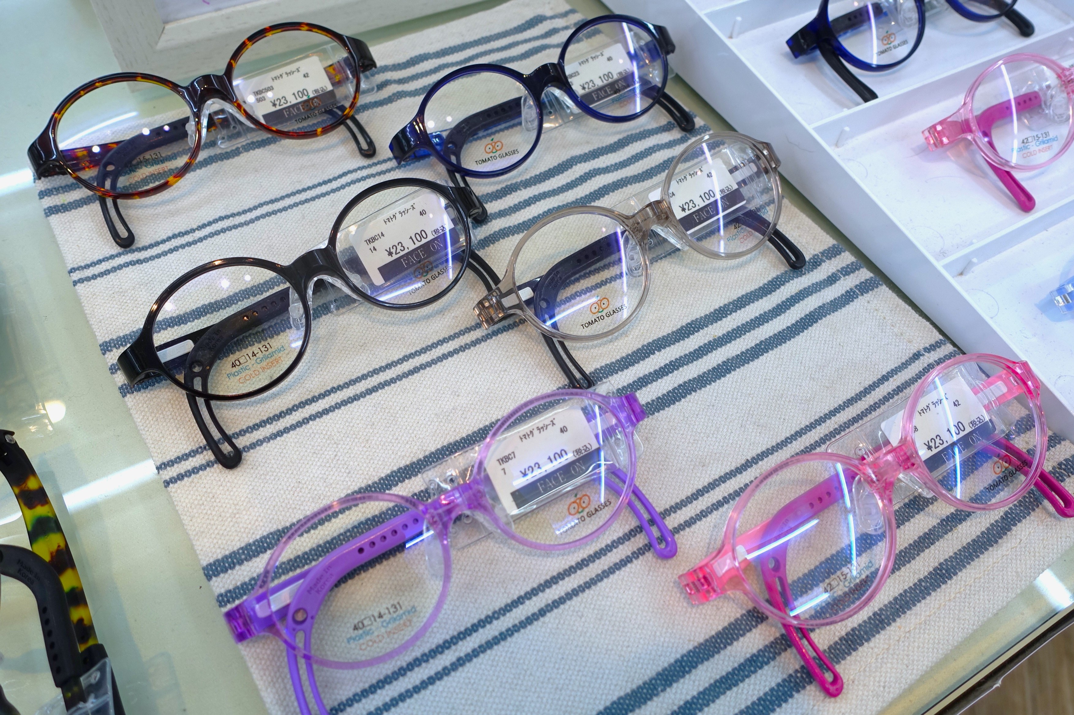 子供メガネ,子供眼鏡,弱視治療用眼鏡,治療用眼鏡,専門店,東京,都内,江戸川区,瑞江,こどもの眼鏡屋フェイスオン瑞江店
