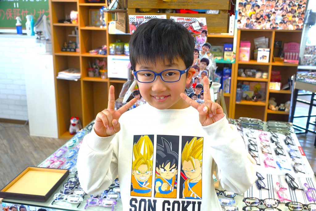 子供メガネ,子供眼鏡,専門店,東京,都内,江戸川区,瑞江,こどもの眼鏡屋フェイスオン瑞江店,トマトグラッシーズ,軽くて丈夫な眼鏡,かけ心地のいい眼鏡,丈夫な眼鏡,壊れにくい眼鏡
