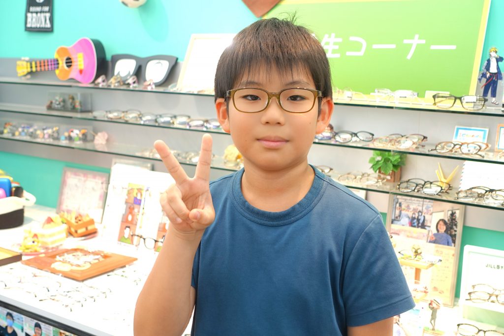 子供メガネ,子供眼鏡,専門店,東京,都内,江戸川区,瑞江,こどもの眼鏡屋フェイスオン瑞江店,トマトグラッシーズ,軽くて丈夫な眼鏡,かけ心地のいい眼鏡,丈夫な眼鏡,壊れにくい眼鏡